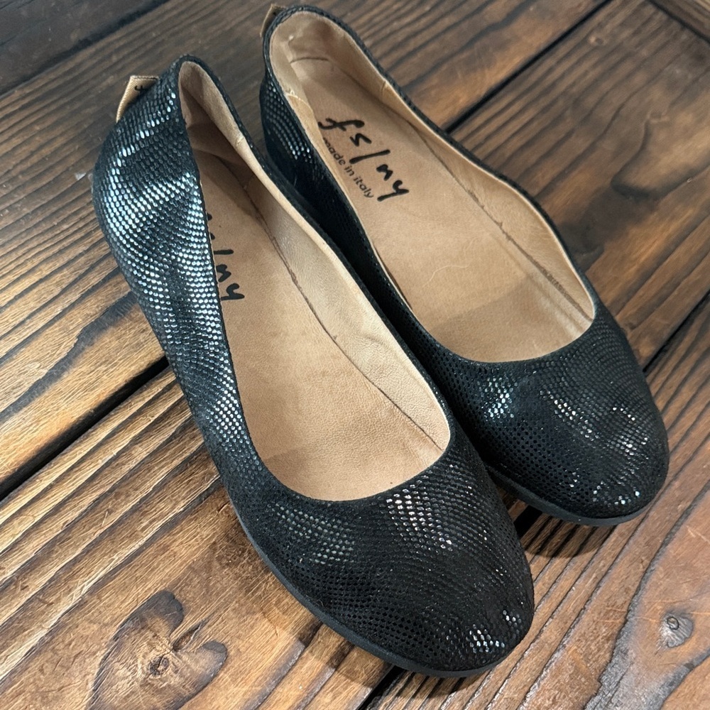 FS/NY French Sole Zeppa Black Textured Ballet Flats